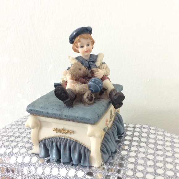 Antique Vintage Box with Boy and Teddy Bear - Picture 2 of 3